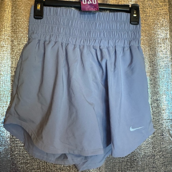 Nike Women's Light blue Shorts nwt size small lined - Picture 1 of 2